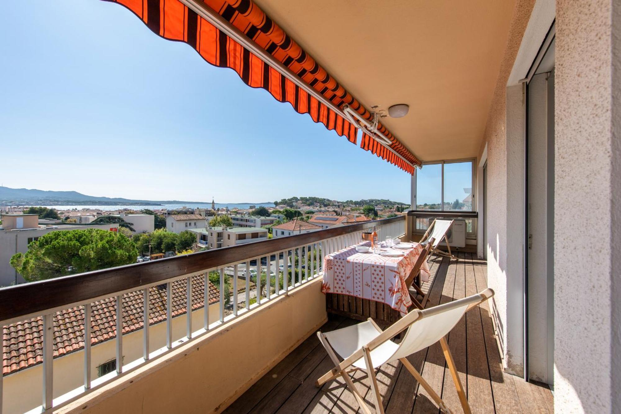 Apartment Le Cadet - Vue Panoramique Et Baie De Sur Mer, Parking & Terrasse - 2 A 4 Pers *